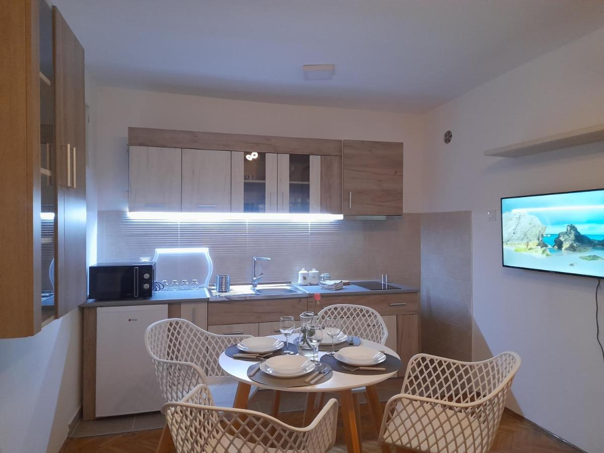 פירוט Apartman Stevan מראה חיצוני תמונה