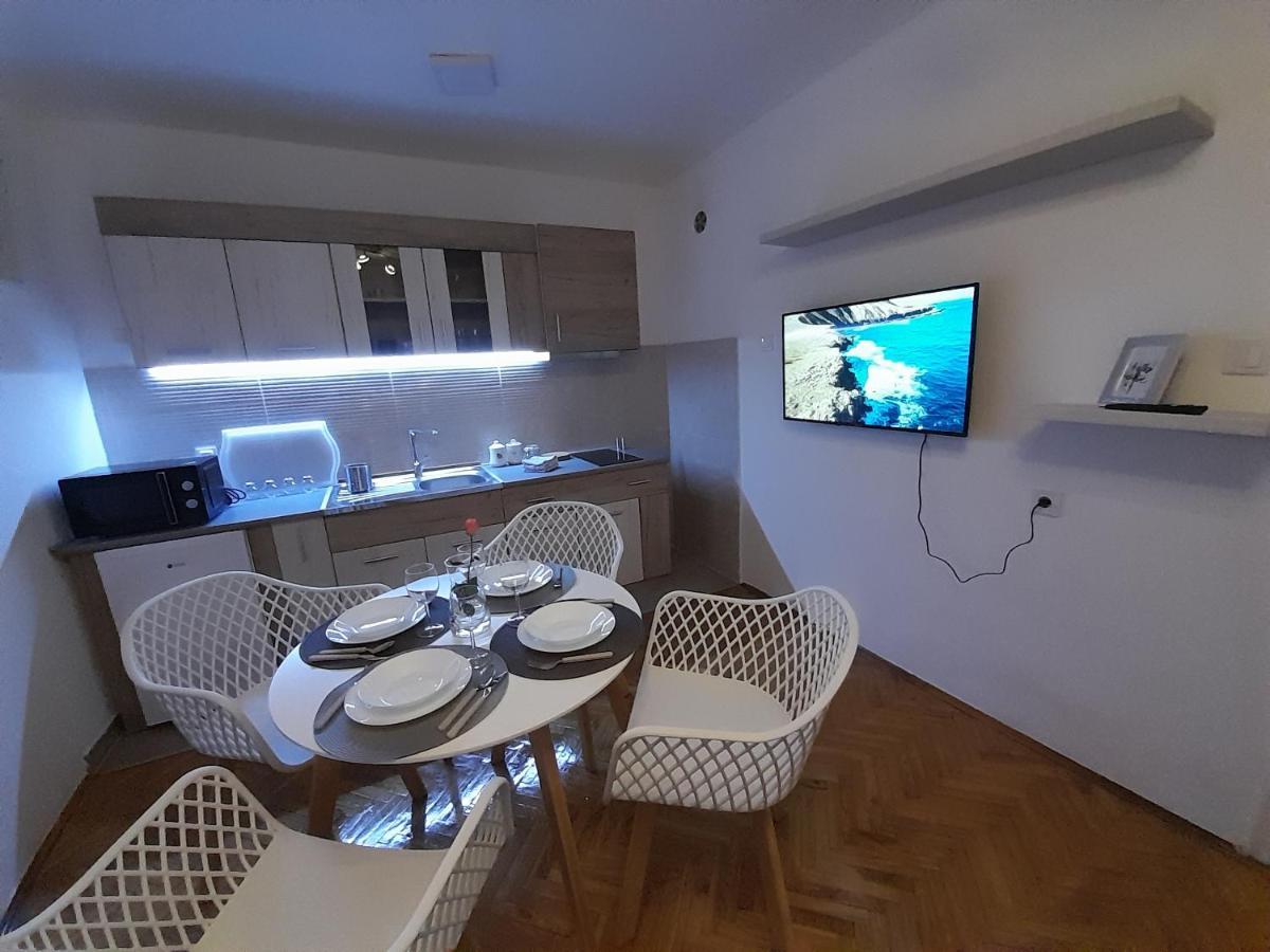 פירוט Apartman Stevan מראה חיצוני תמונה